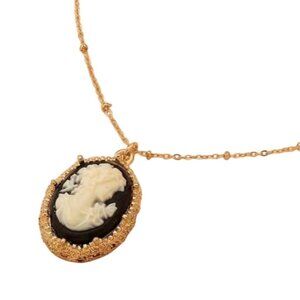 Cameo Pendant Necklace Black & White Gold Tone